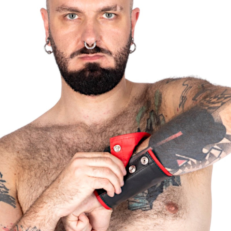 Leather Gauntlet Wallet Black-Red Trim