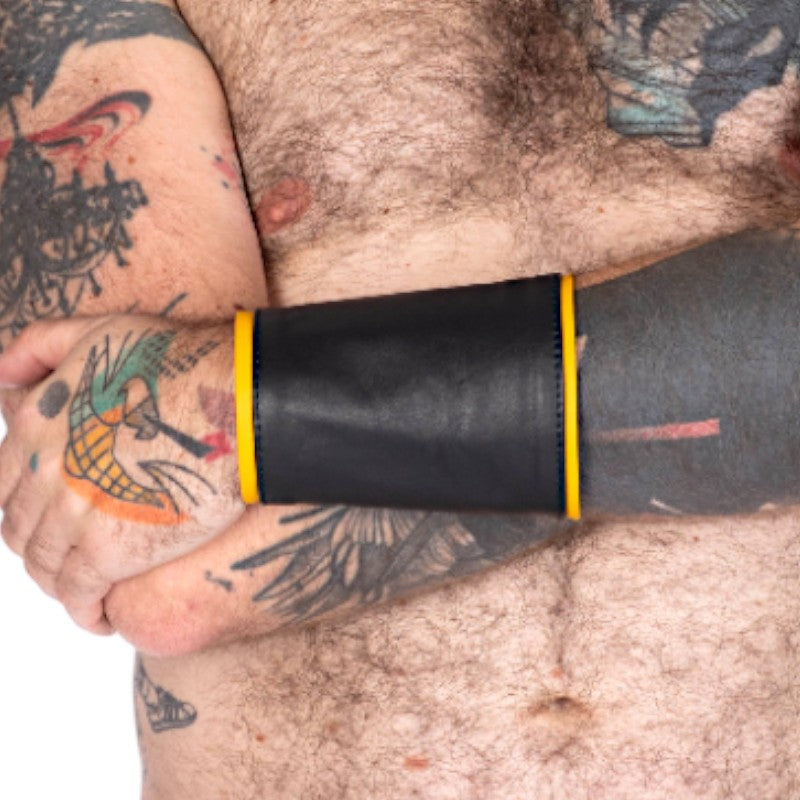 Leather Gauntlet Wallet Black-Yellow Trim