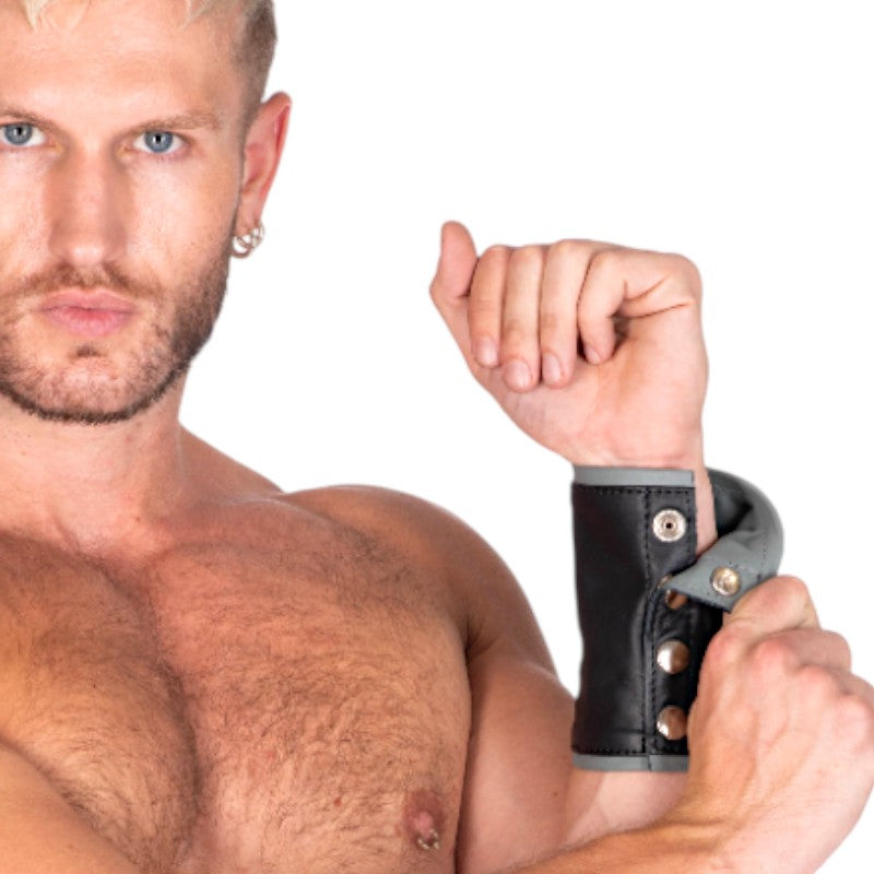 Leather Gauntlet Wallet Black-Grey Trim