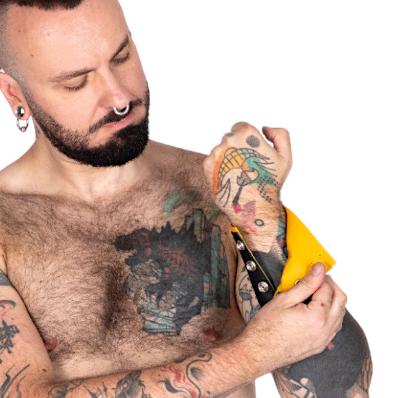 Leather Gauntlet Wallet Black-Yellow Trim