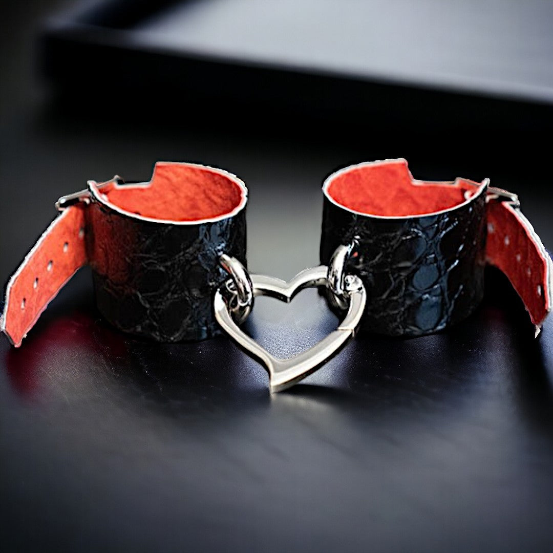 Hand Cuff Croc Leather Love Trap