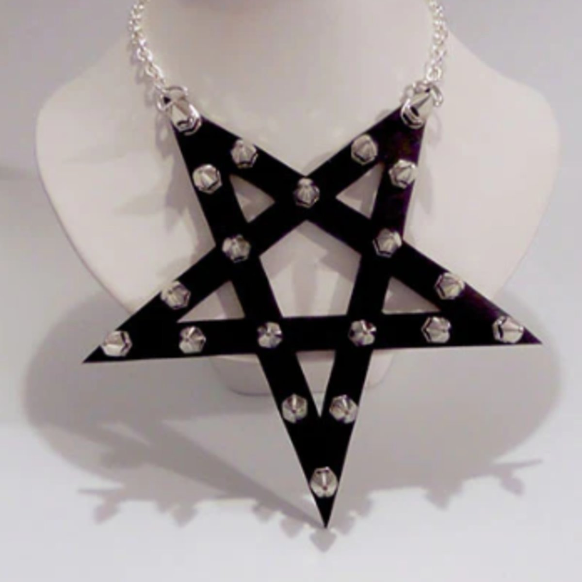 Necklace Spiked Pentagram
