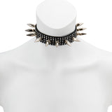 Choker-Diamante And Large Spikes