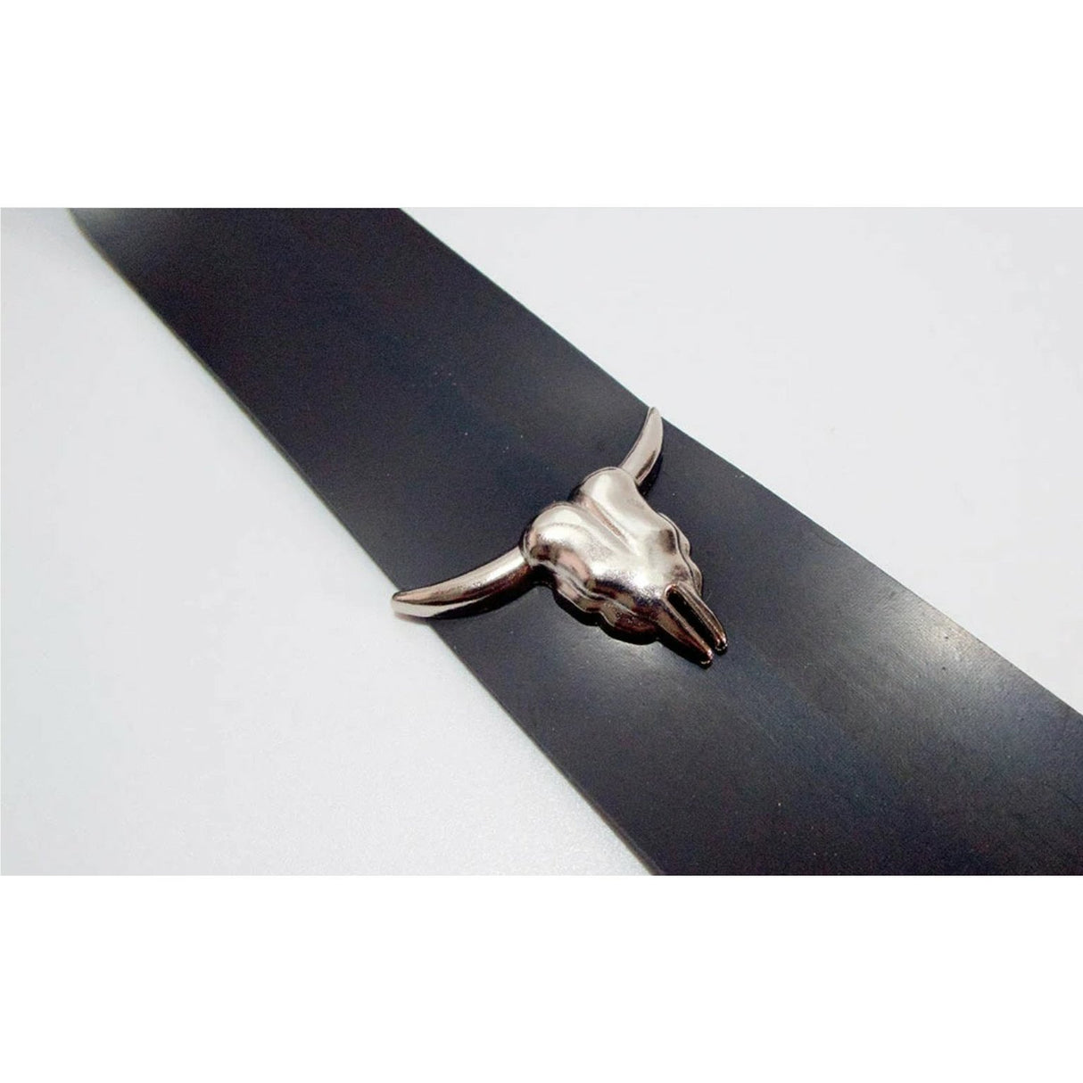 Skinny Tie W/ Cow Skull