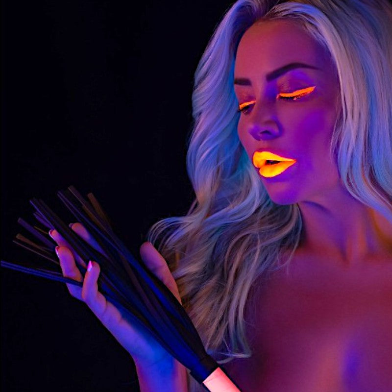 Taboom Glow In The Dark Whip